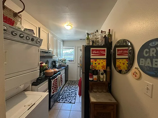 141 Grape St NE #10 — Photo 3