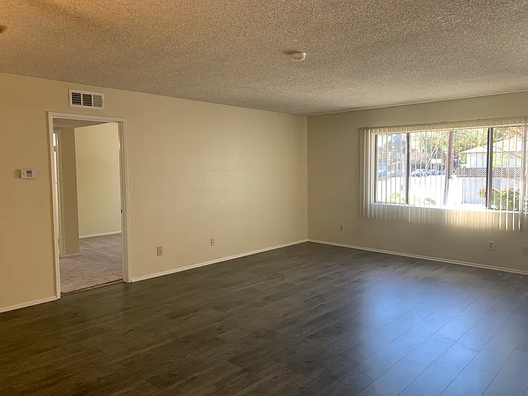14259 Burbank Blvd #2 — Photo 8