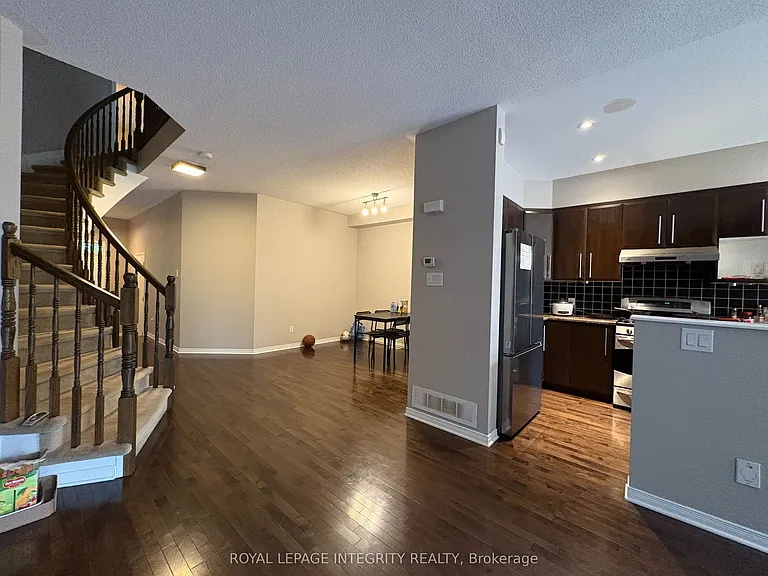 254 Badgeley Ave — Photo 8