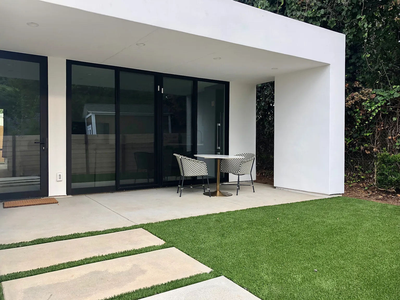 1 bed, 650 sqft, $3,500 — Photo 1