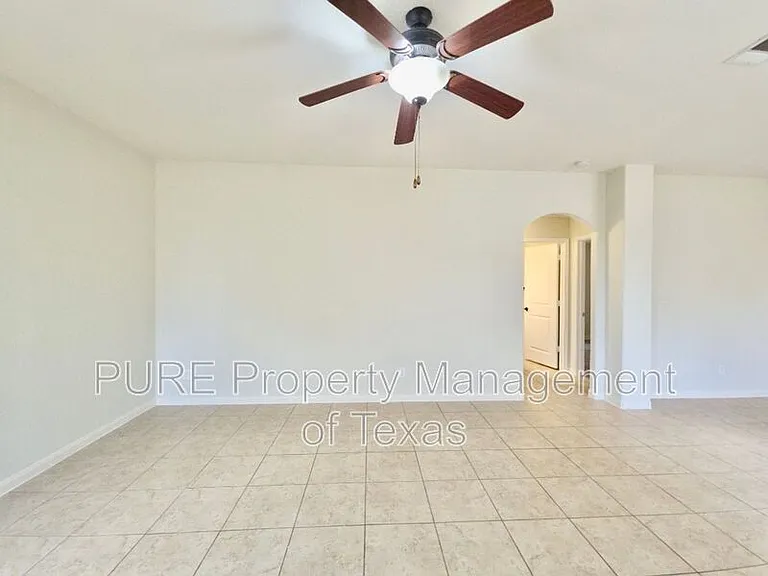 1697 Breanna Ln — Photo 3