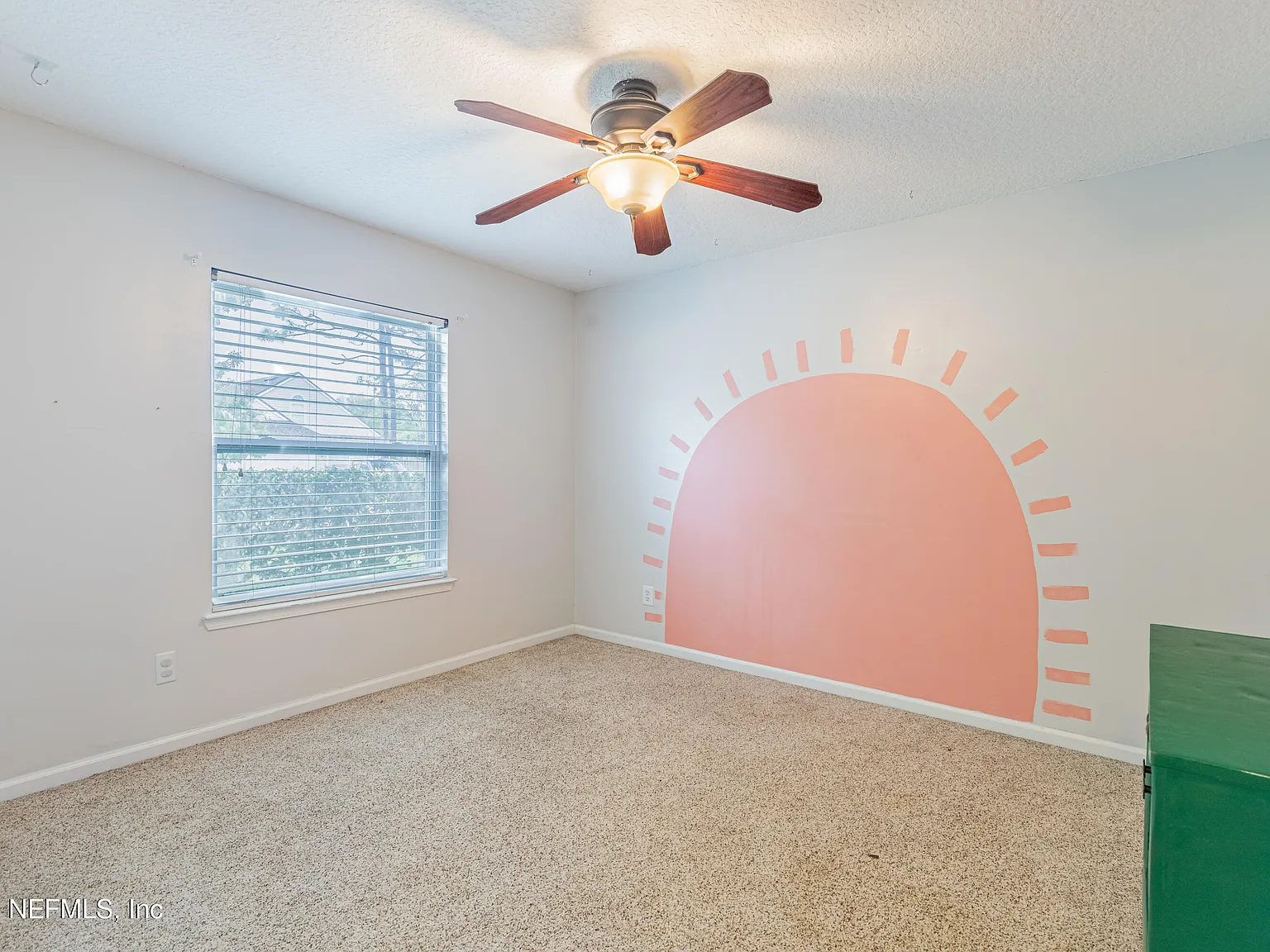 3 bed, 2.0 bath, 1317 sqft, $2,200 — Photo 2