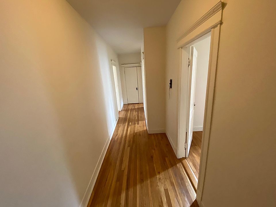 2nd image of 1422 Commonwealth Ave APT 1S