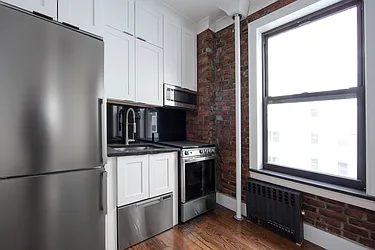 Rented by R New York