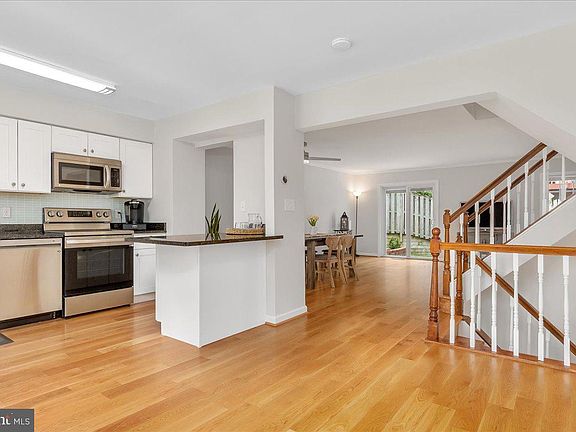 3rd image of 13143 Country Ridge Dr