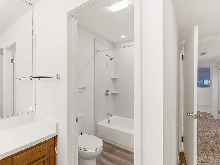 58 E Poplar Ave #5 — Photo 16