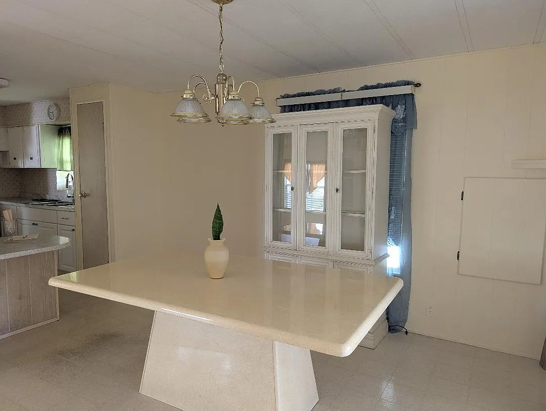 2 bed, 2.0 bath, 1417 sqft, $1,700 — Photo 4