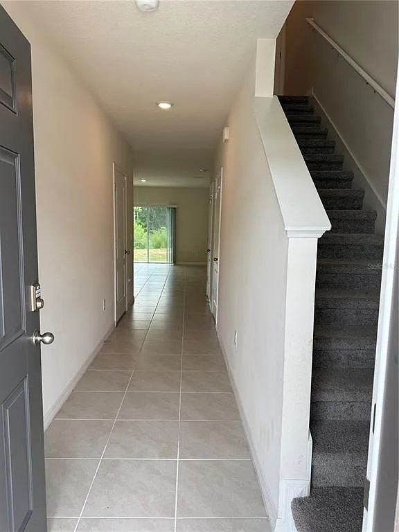 3 bed, 2.5 bath, 1886 sqft, $2,000 — Photo 3