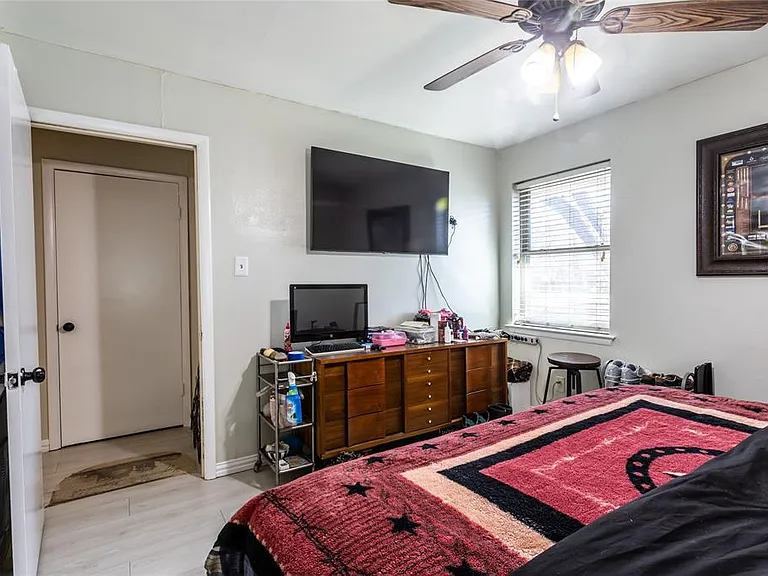 1701 P Ave — Photo 35