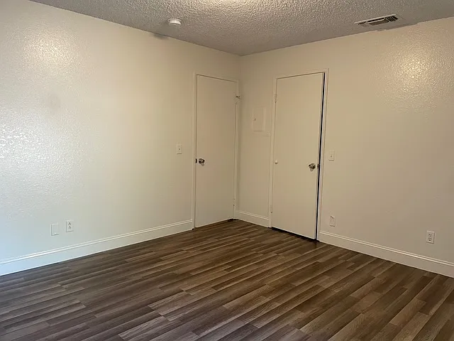 1025 Barnett Way #24 — Photo 8