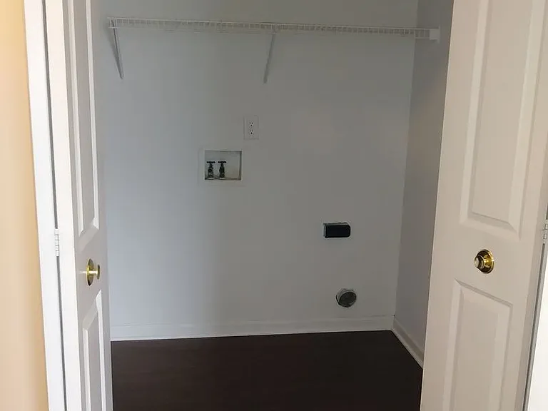 185 - COUNTRY VIEW APARTMENTS — Photo 40