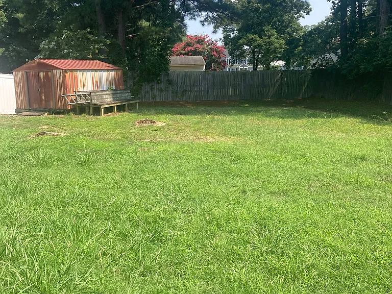 610 Barbara Ct — Photo 10