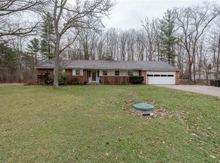 35916 Solon Rd, Bentleyville, OH 44022