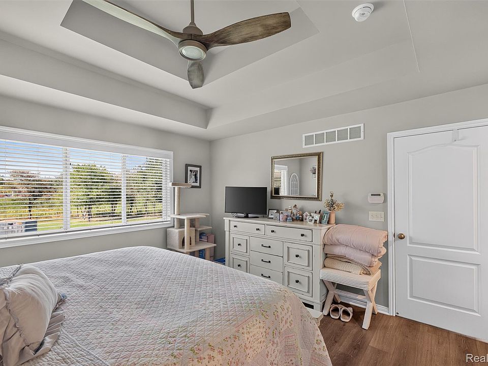 49661 Manistee Dr, photo 21