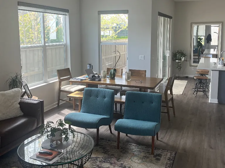 102 Fonseca St — Photo 2