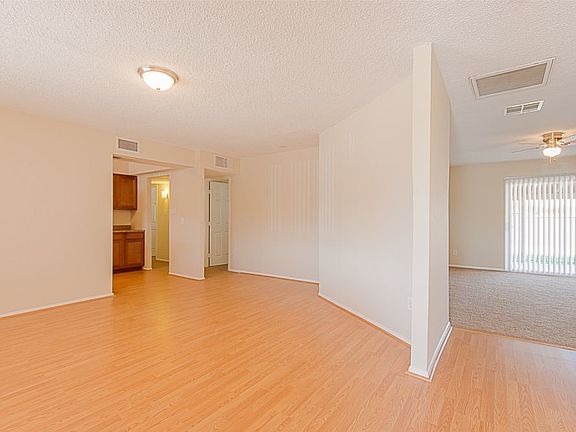 3rd image of 4022 N 77th Dr