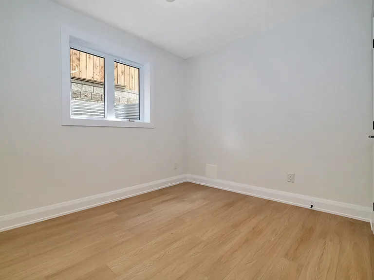 533 Broadhead Ave #B — Photo 16