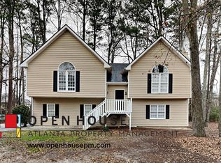 218 Dove Ct, Loganville, GA 30052