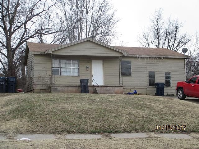 1st image of 736 SW 24th St