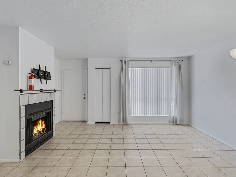 11640 N 51st Ave #143 — Photo 3