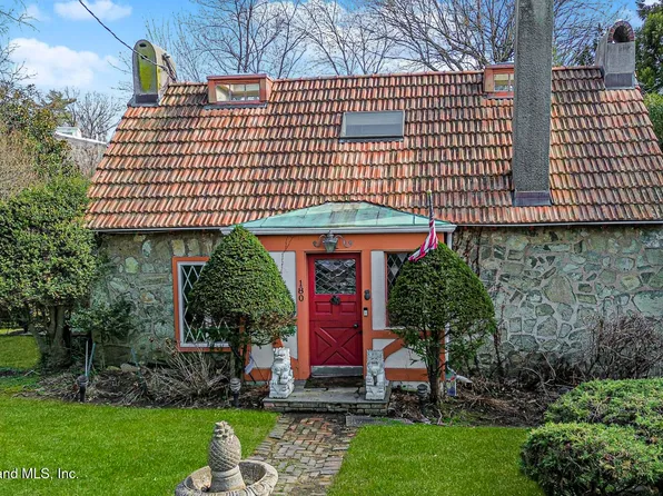 180 Coventry Rd, Staten Island, NY 10304