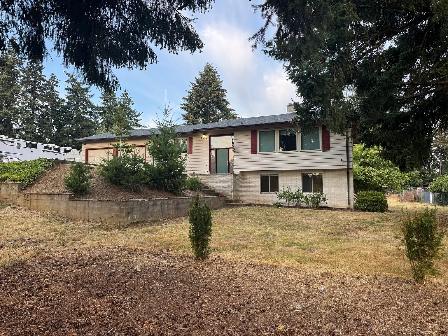 5 bed, 2622 sqft, $3,500 — Photo 2