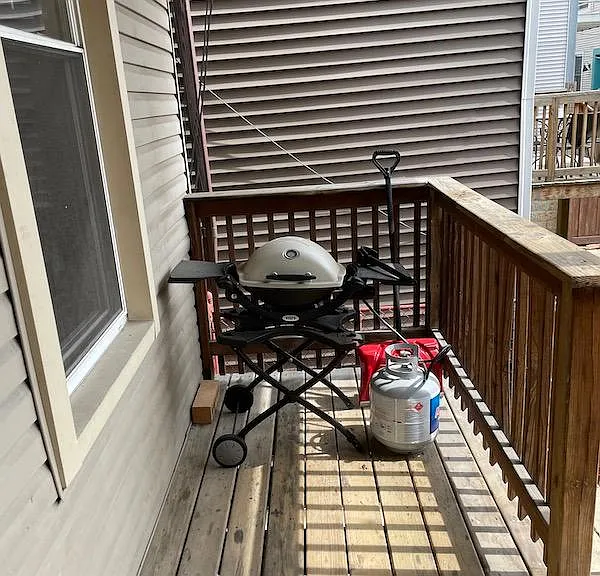 1429 W Fletcher St #1 — Photo 13