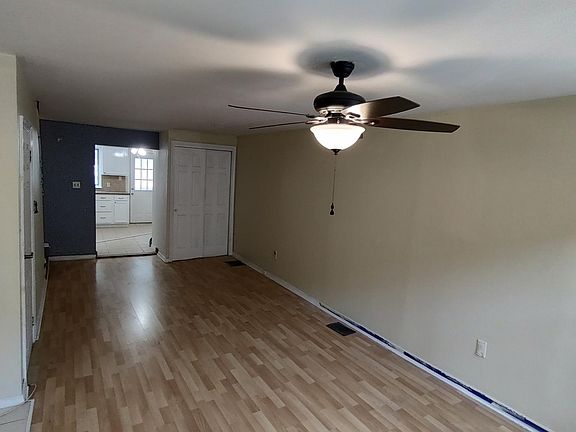 3rd image of 917 Cantrell St