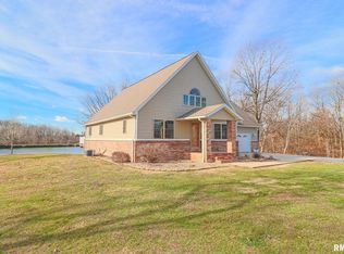 17125 Stagecoach Rd, Carlinville, IL 62626