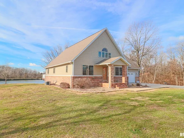 17125 Stagecoach Rd, Carlinville, IL 62626
