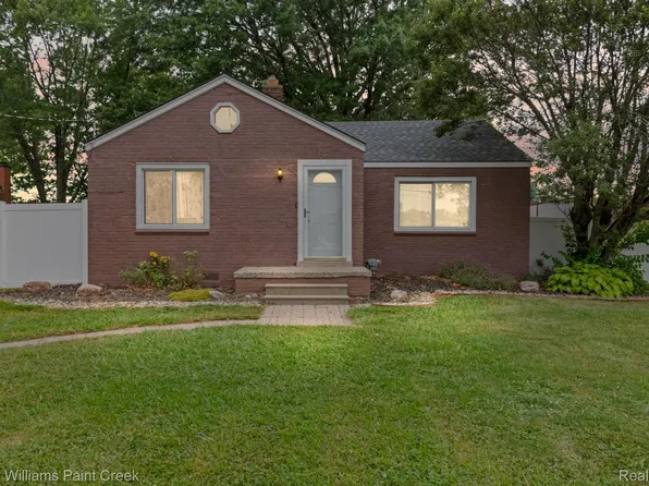 34835 Koch Ave, Sterling Heights, MI 48310