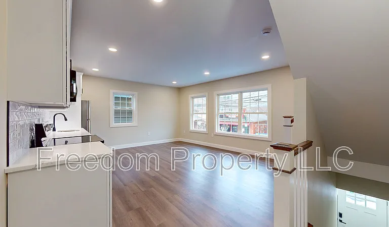 130 Center St #2 — Photo 1