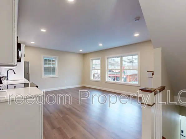 130 Center St, Southington, CT