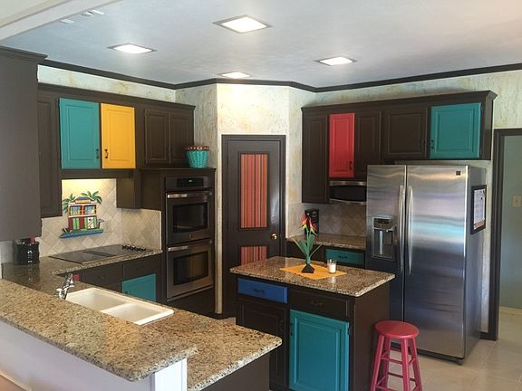 3rd image of 6711 Mimms Dr
