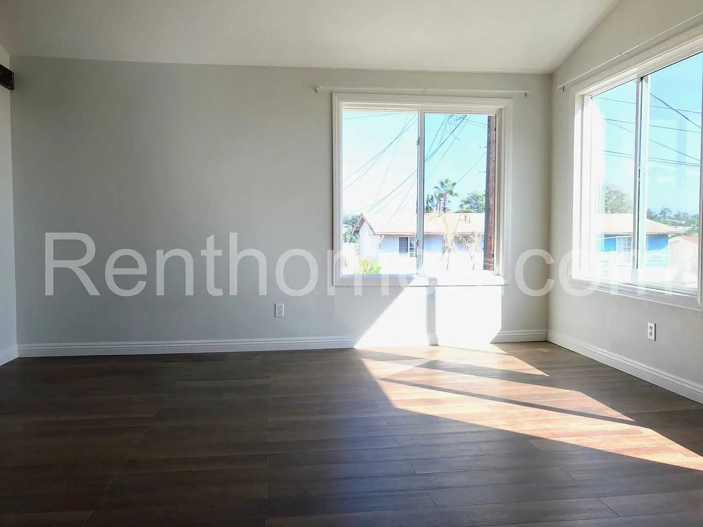City Heights, 3662 Hondo Street - Close to shops! Must see! — Photo 4