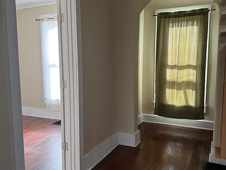 205 Locust St — Photo 15