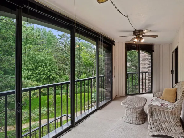 6051 Laurel Ave APT 216, Golden Valley, MN 55416