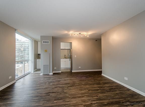 4th image of 1250 N La Salle Dr APT 905