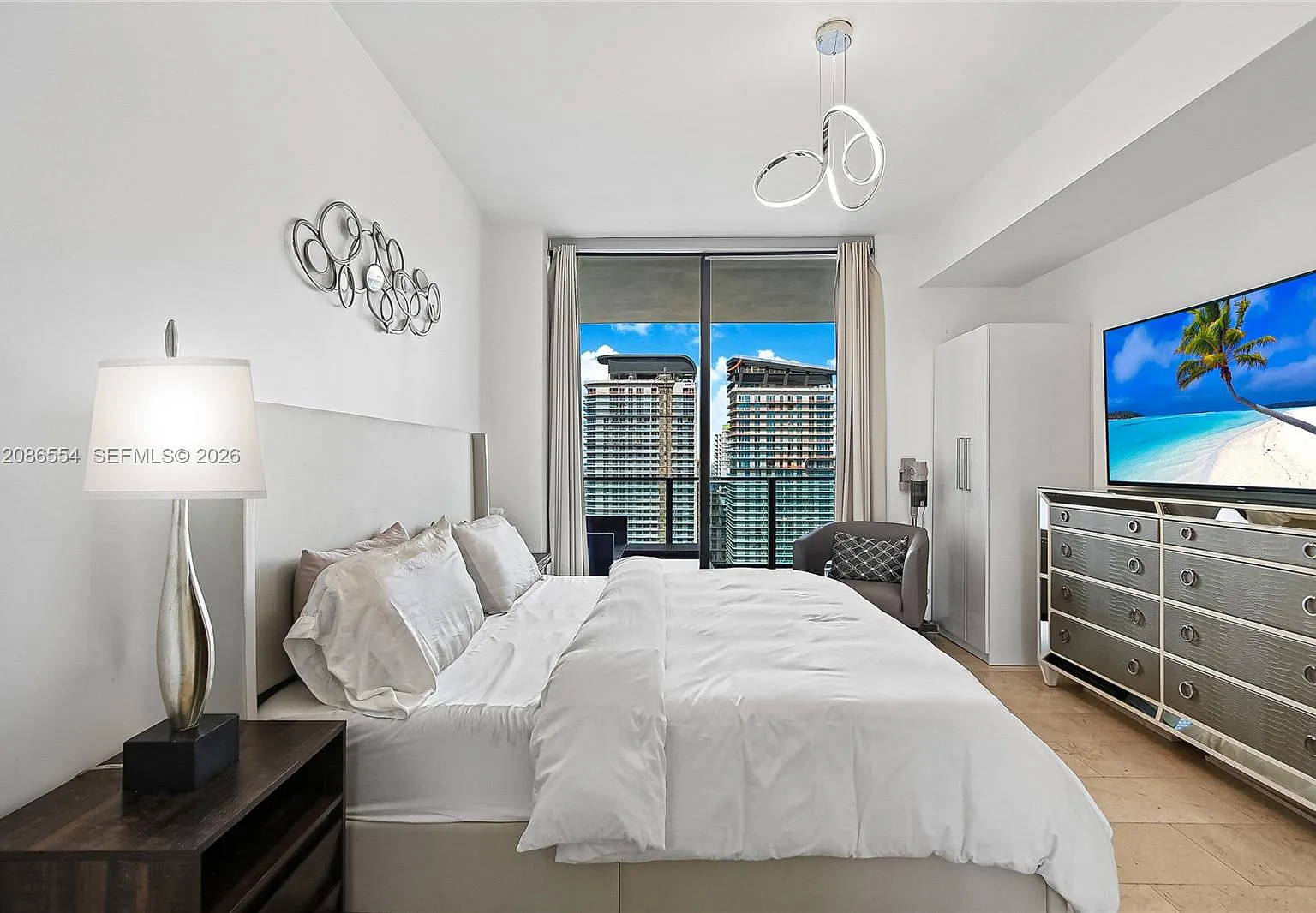 Reach Condo — Photo 4