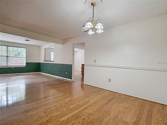 4th image of 3112 Foxwood Dr