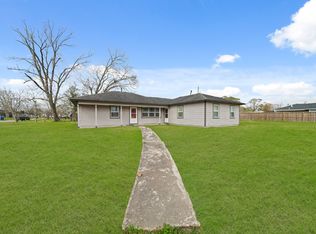 1248 Chevy Chase Dr, Angleton, TX 77515