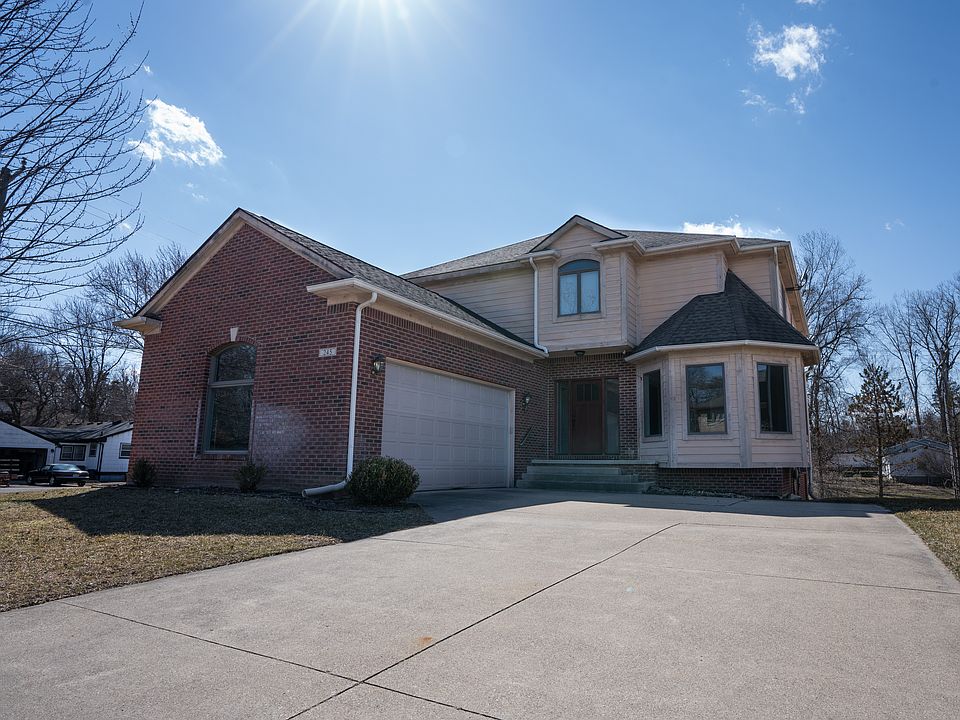 1st image of 245 Madeleine Ln
