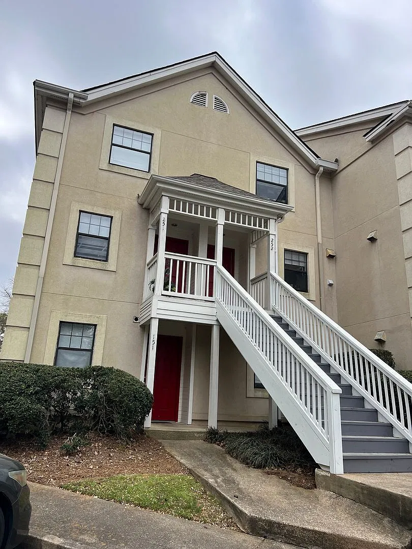 Spacious 2 Bedroom Condo Near Downtown Athens & UGA — Photo 3