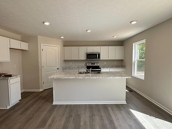 3rd image of 2449 Amelia Ct