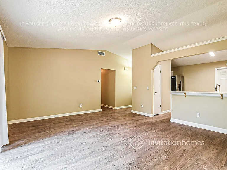 1567 Naples Cir — Photo 5
