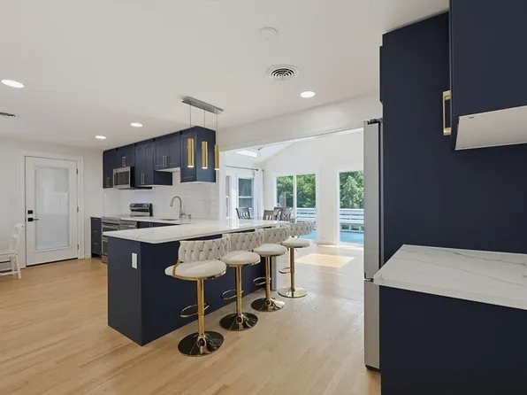 138 Tolman St, Newton, MA 02465