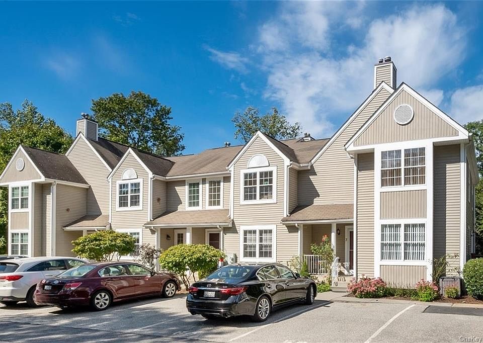 1st image of 7 Stone Creek Ln