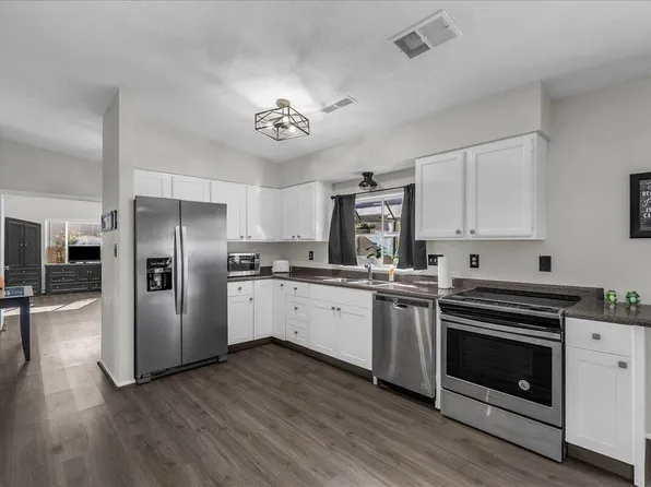 320 N Sunflower Dr APT 5, Saint George, UT 84790