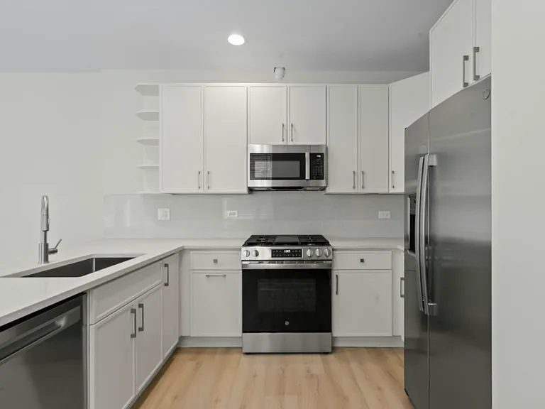 436 S Maple Ave #202 — Photo 3
