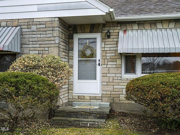 3rd image of 1021 Dunnsville Road